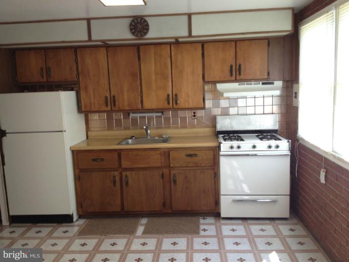 3241 Kessler Road Halethorpe, MD 21227 - Photo 5 of 14 Large, Bright Eat In Kitchen