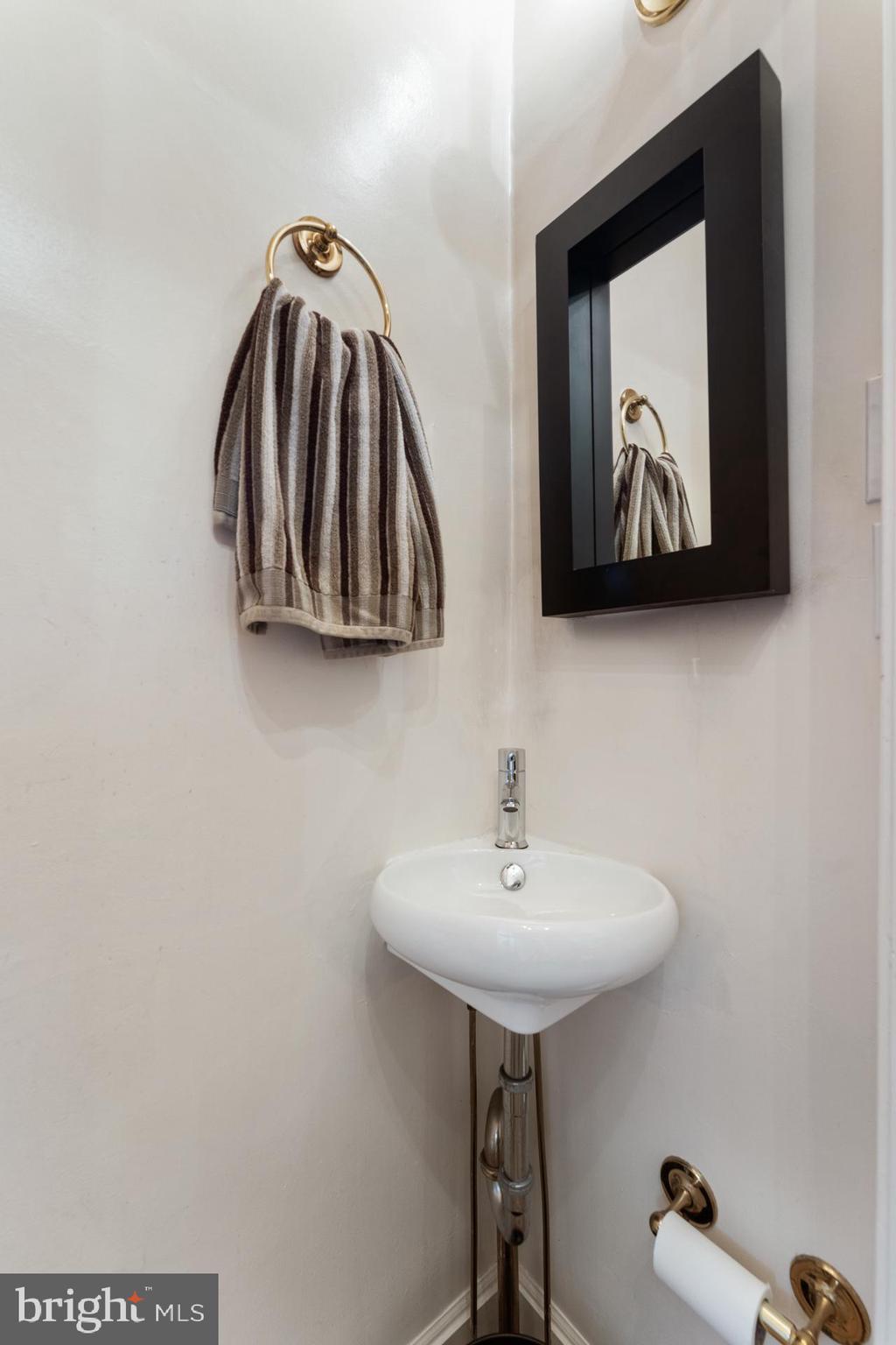 8010 Winston Road Philadelphia, PA 19118 - Photo 11 of 59 Gallery Image 11