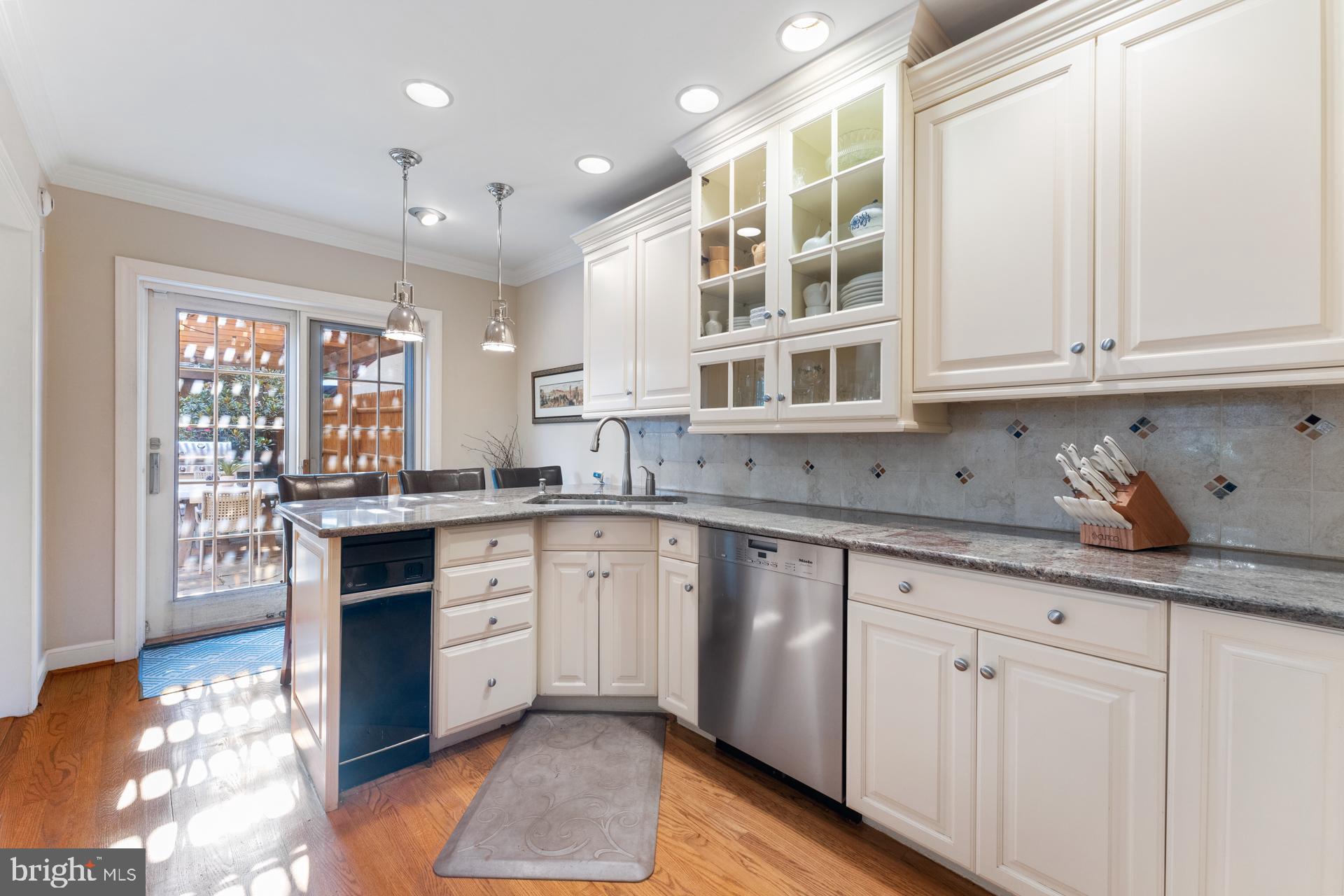 8010 Winston Road Philadelphia, PA 19118 - Photo 14 of 59 Gallery Image 14