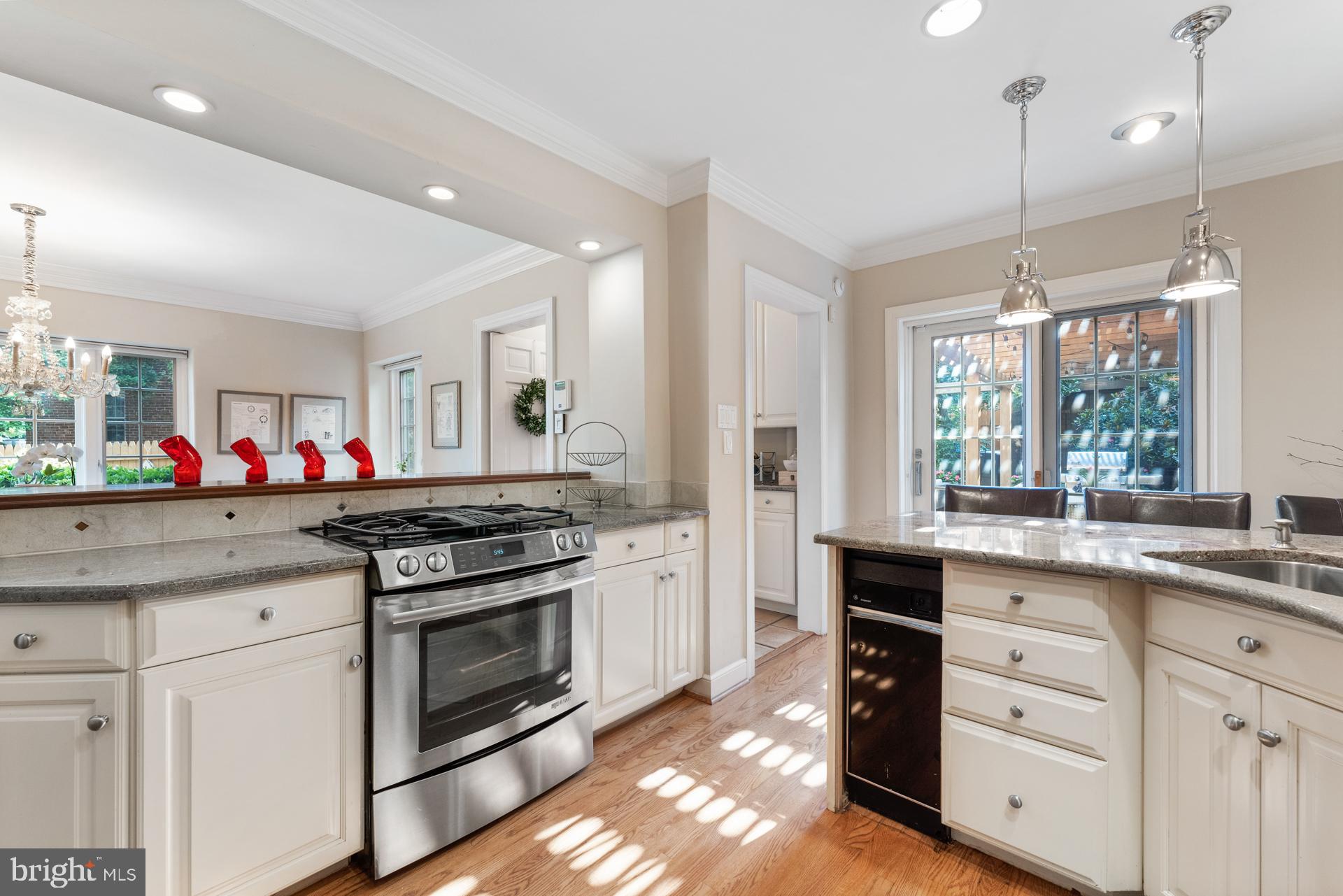 8010 Winston Road Philadelphia, PA 19118 - Photo 15 of 59 Gallery Image 15