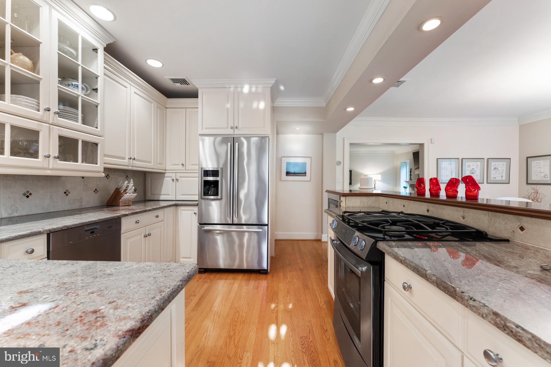 8010 Winston Road Philadelphia, PA 19118 - Photo 17 of 59 Gallery Image 17