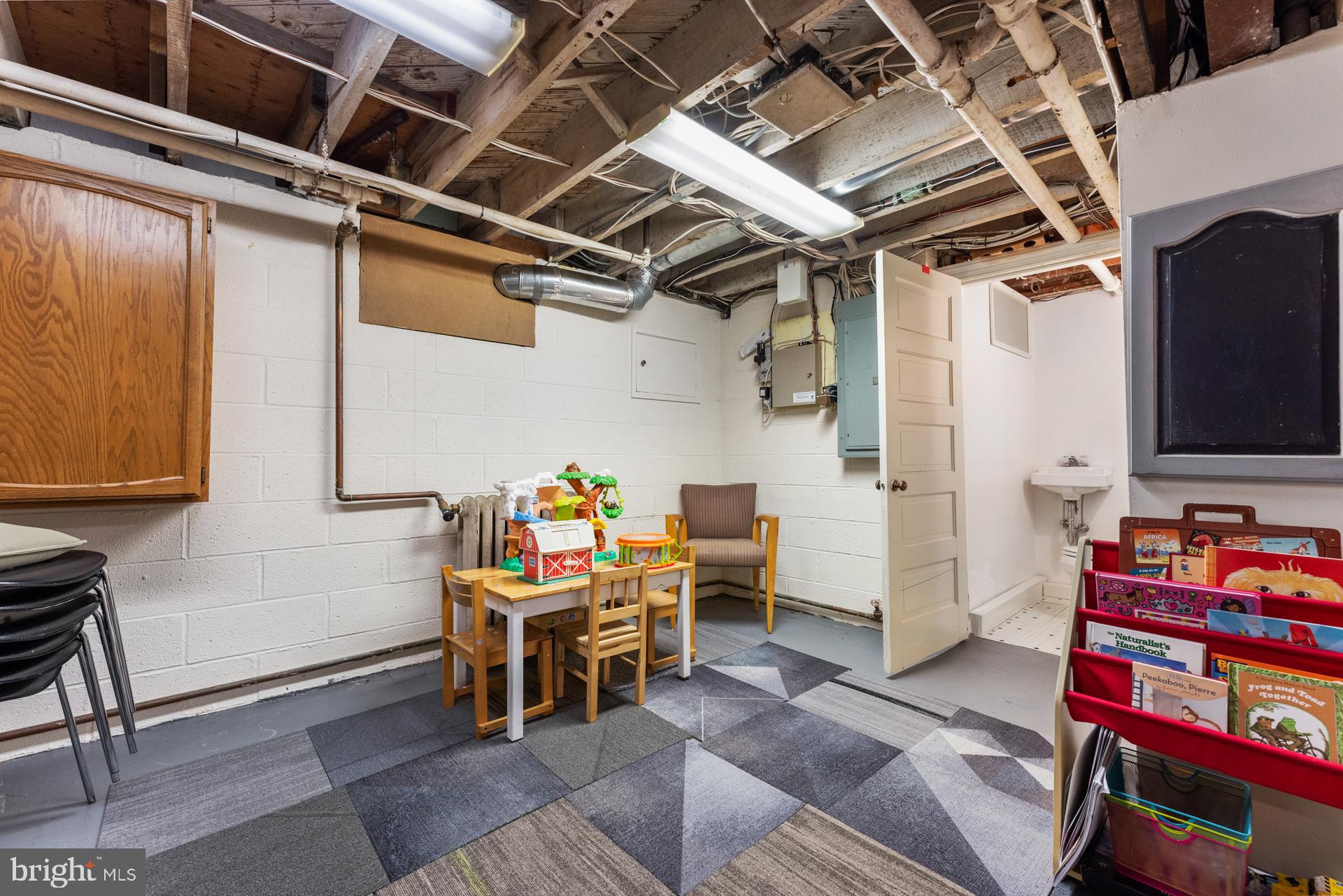 8010 Winston Road Philadelphia, PA 19118 - Photo 20 of 59 Gallery Image 20
