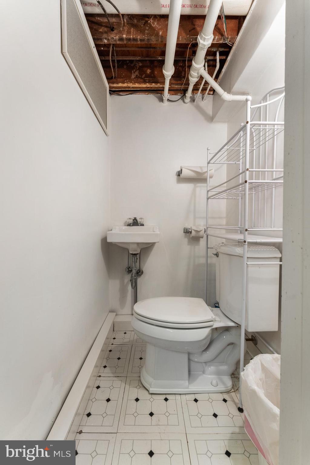 8010 Winston Road Philadelphia, PA 19118 - Photo 21 of 59 Gallery Image 21
