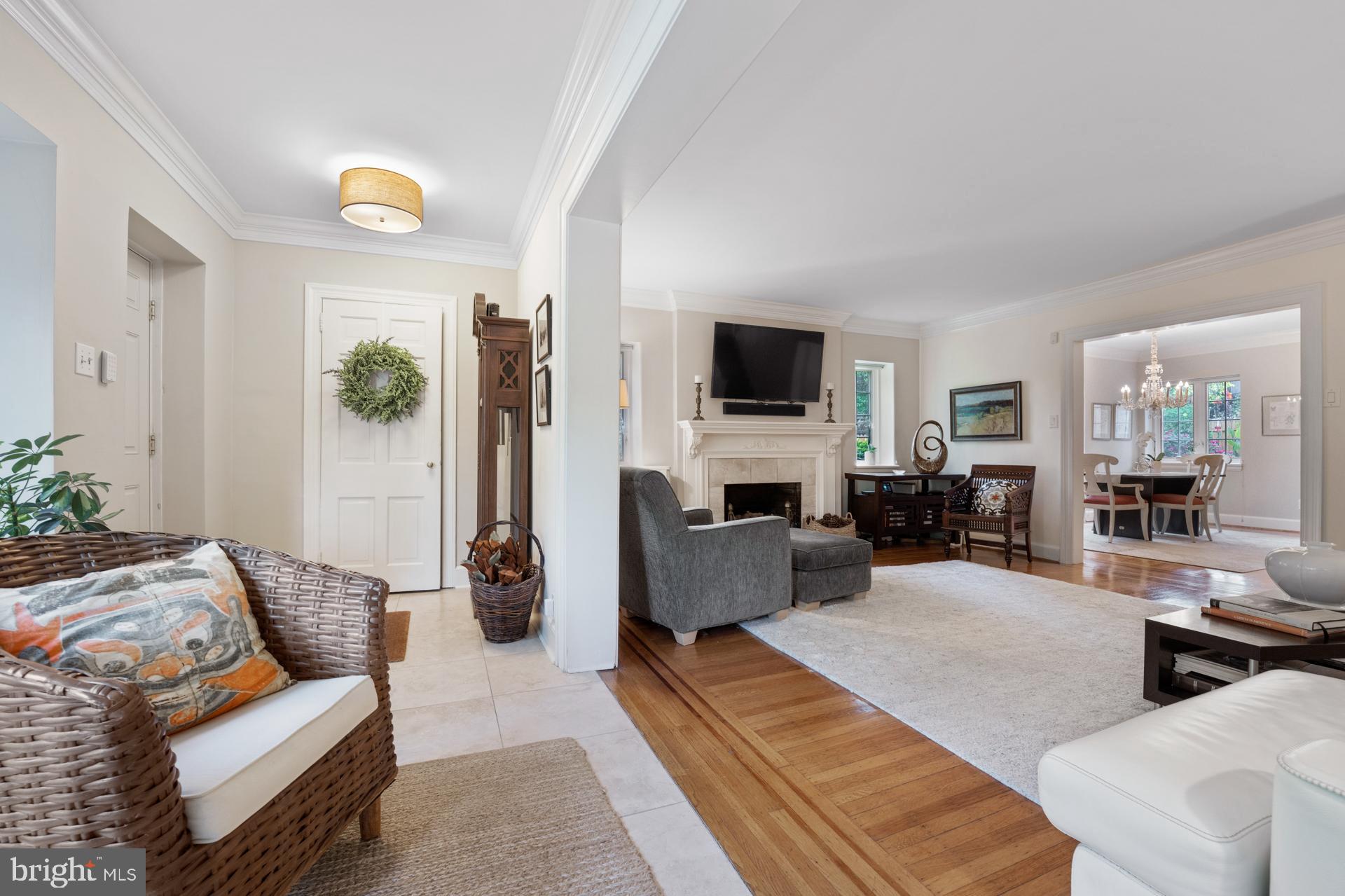8010 Winston Road Philadelphia, PA 19118 - Photo 4 of 59 Gallery Image 4