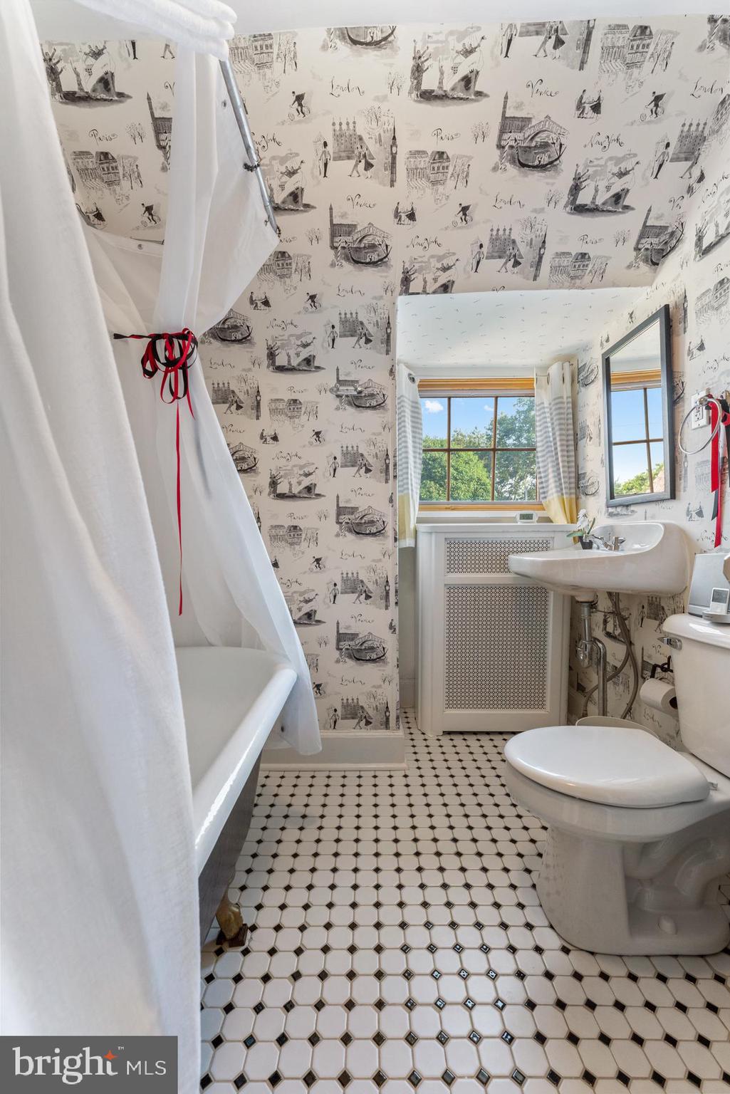 8010 Winston Road Philadelphia, PA 19118 - Photo 39 of 59 Gallery Image 39