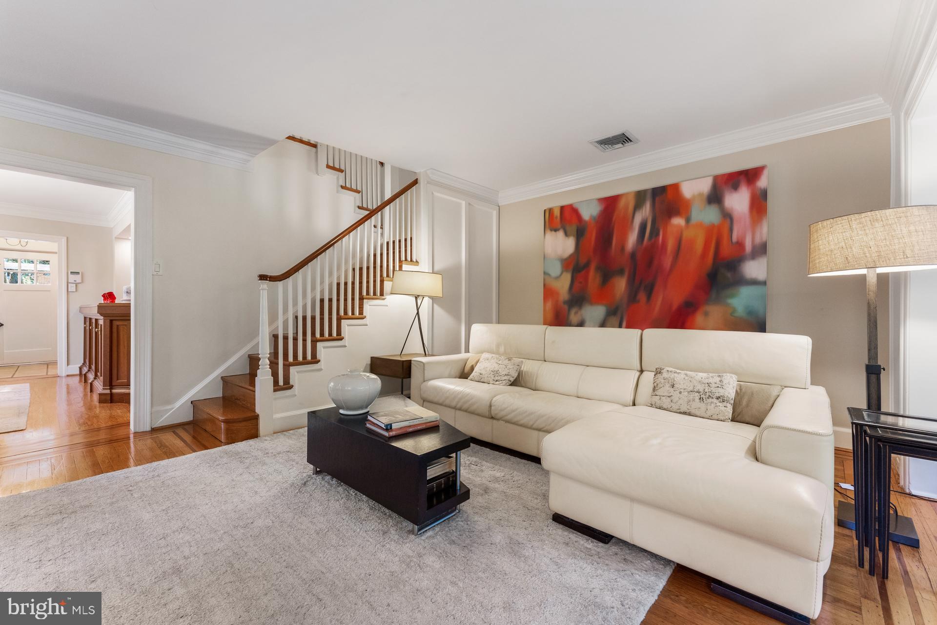 8010 Winston Road Philadelphia, PA 19118 - Photo 6 of 59 Gallery Image 6