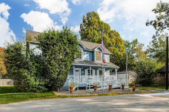 $525,000 | 1324 Avenue D, Katy, TX 77493