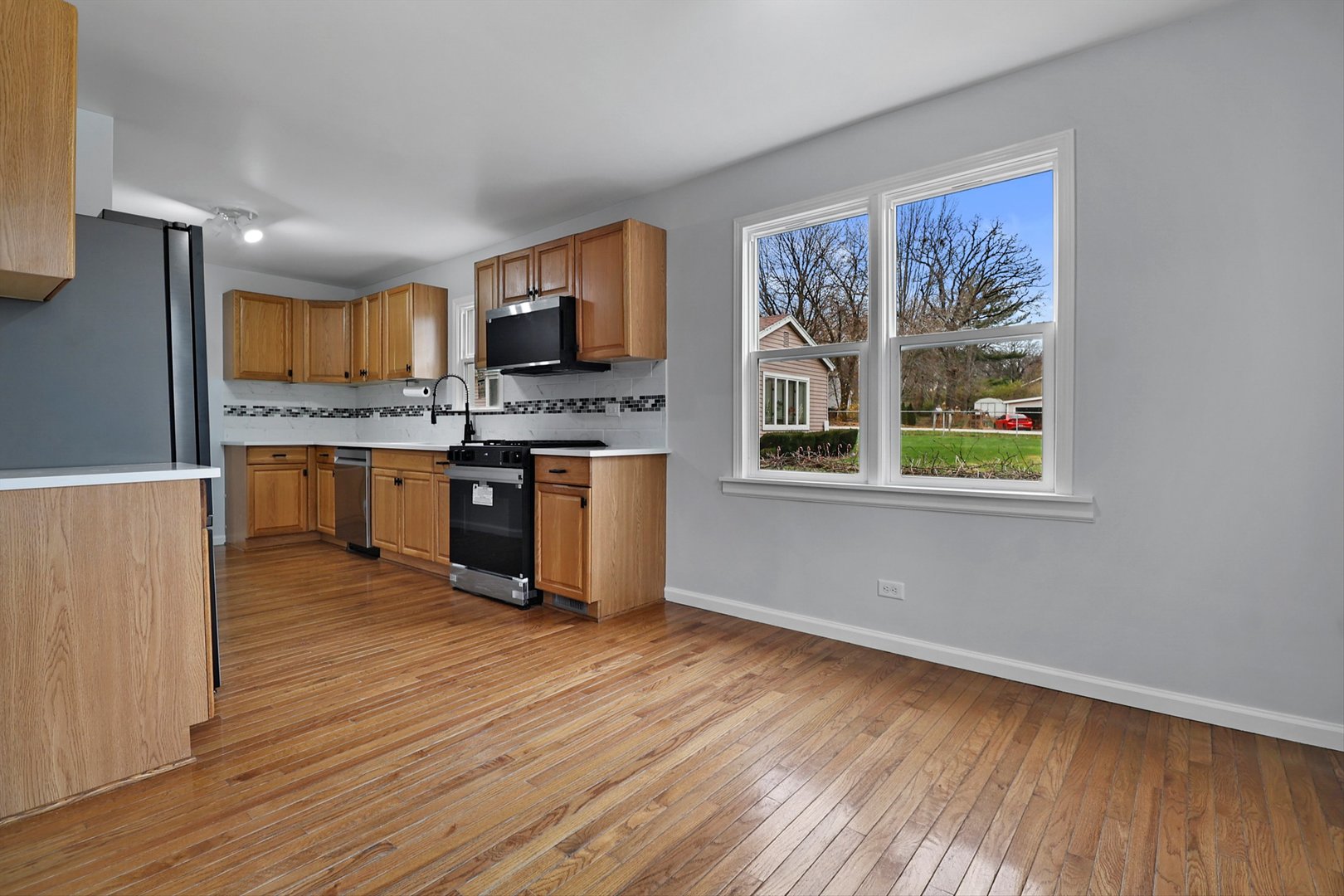 2423 Beachside Road McHenry, IL 60050 - Photo 5 of 25