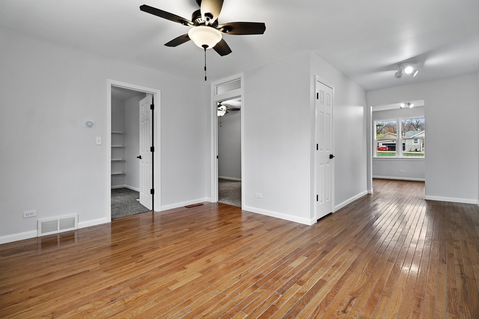 2423 Beachside Road McHenry, IL 60050 - Photo 9 of 25