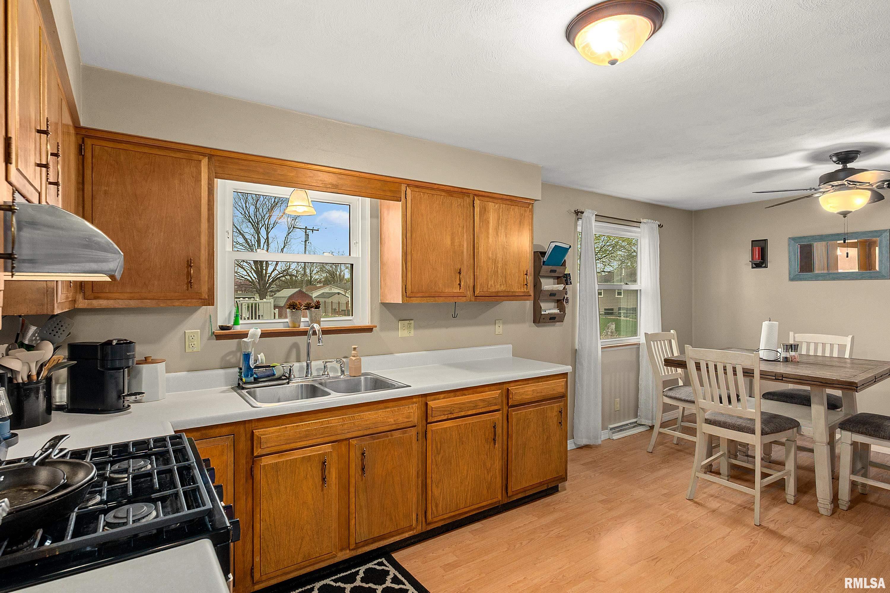 16212 North Admiral Road Chillicothe, IL 61523 - Photo 12 of 38