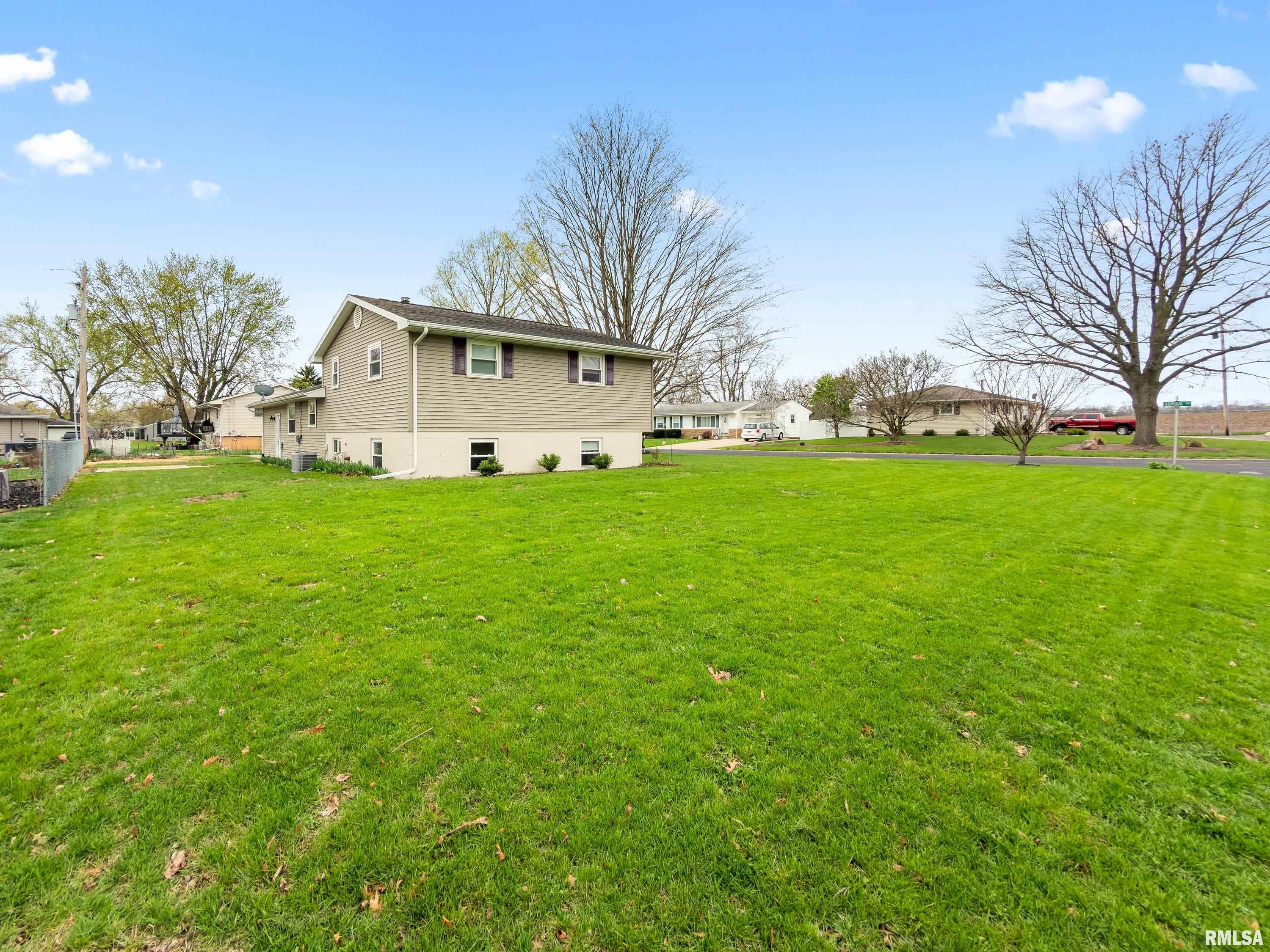 16212 North Admiral Road Chillicothe, IL 61523 - Photo 3 of 38