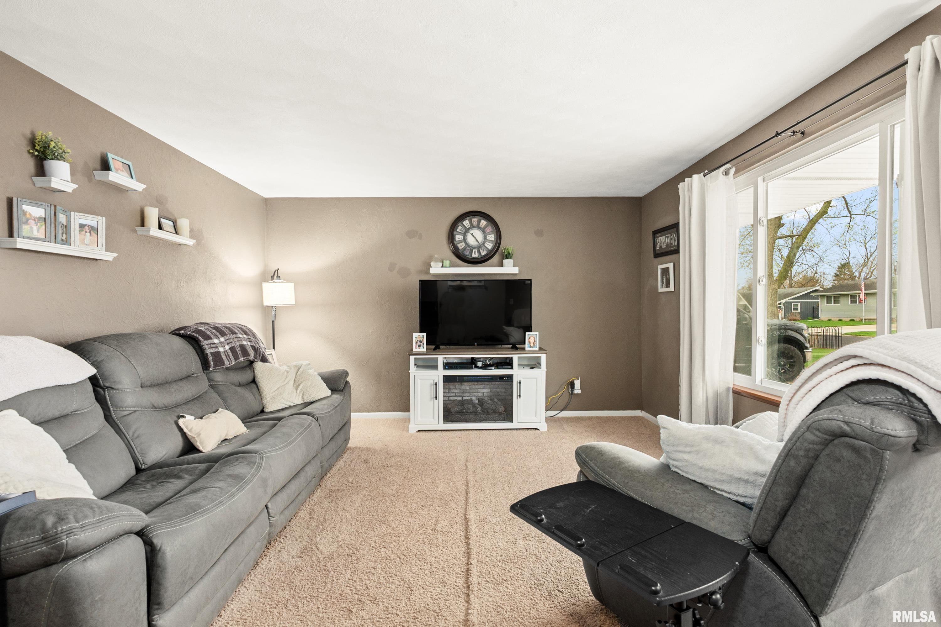 16212 North Admiral Road Chillicothe, IL 61523 - Photo 9 of 38