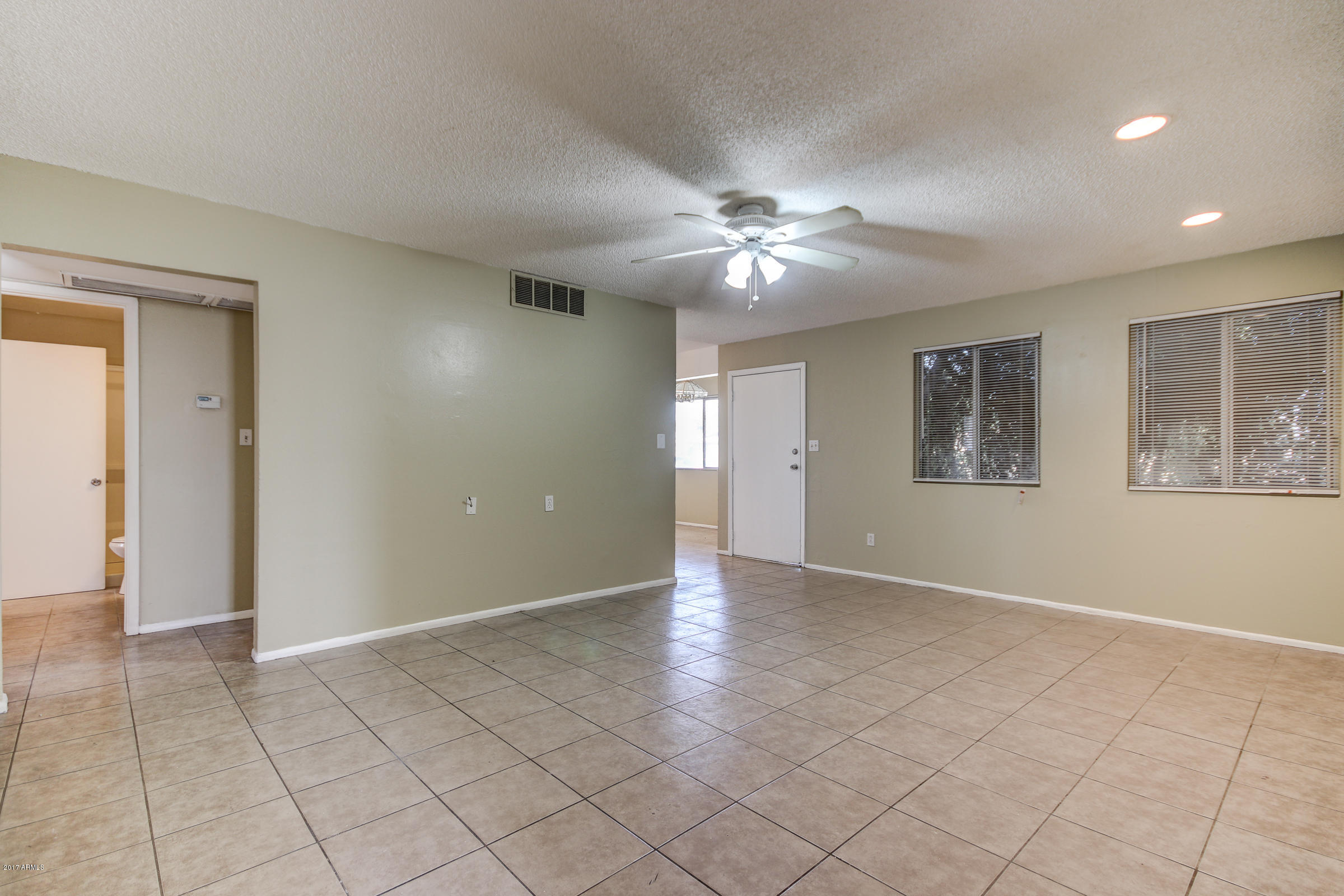 3005 W Ocotillo Rd-10