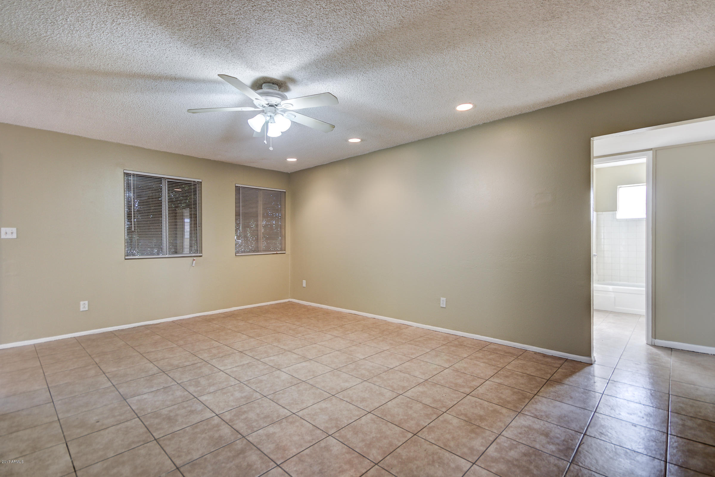 3005 West Ocotillo Road Phoenix, AZ 85017 - Photo 8 of 44 3005 W Ocotillo Rd-11