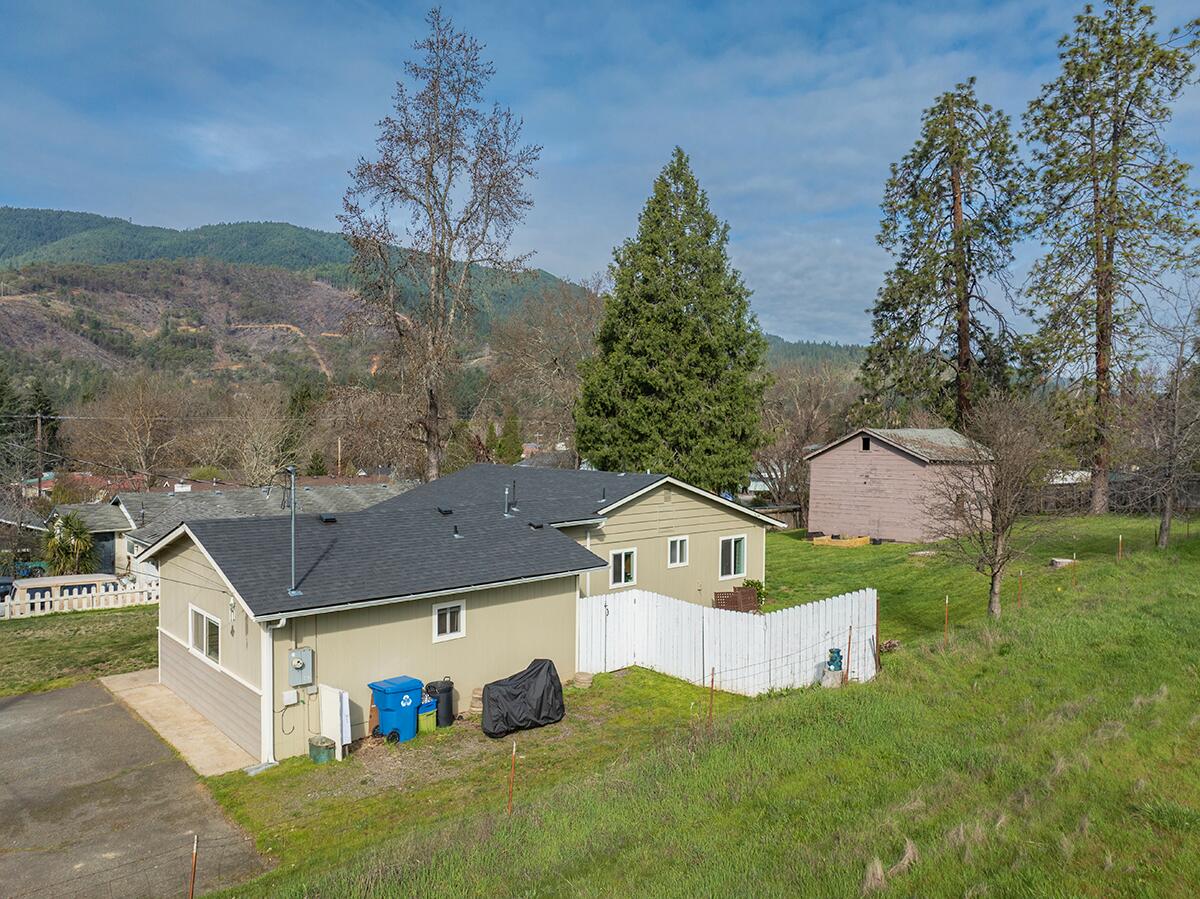 114 Short Street Rogue River, OR 97537 - Photo 24 of 36 114 Short St