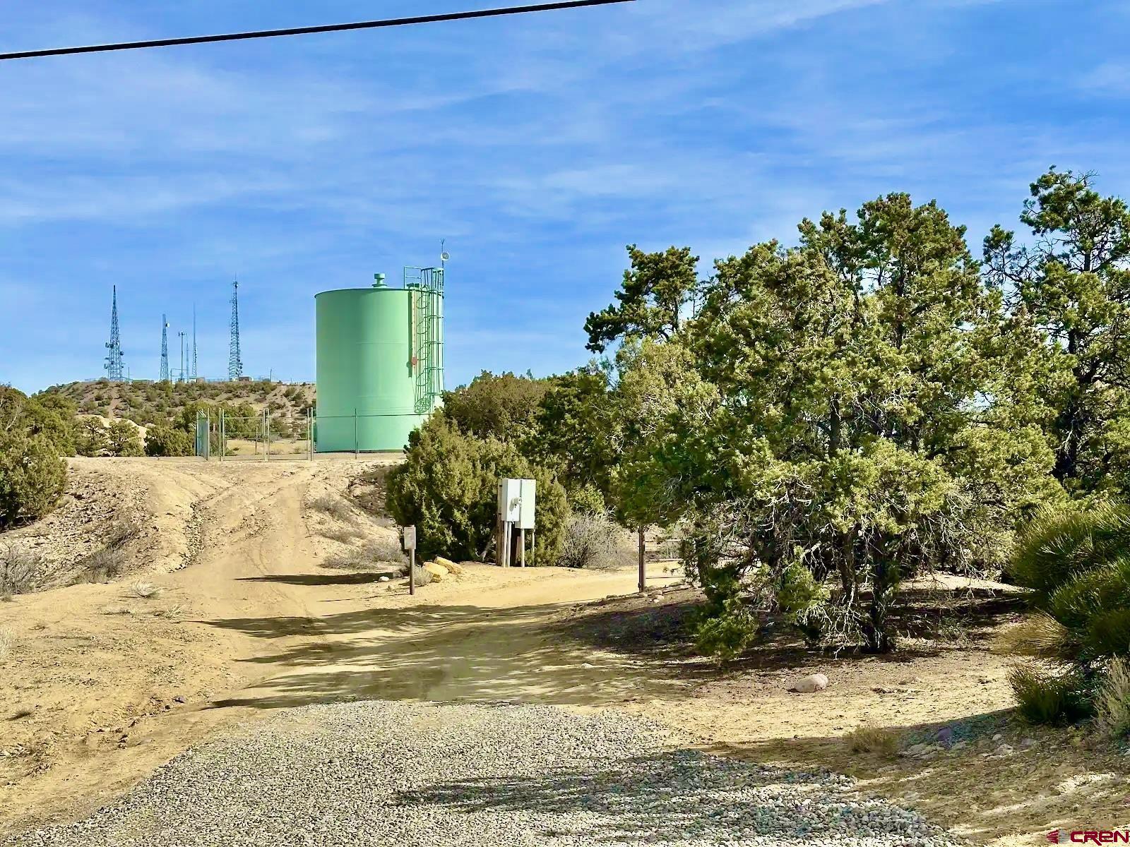 0 Cr 2550 Road Aztec, NM 87410 - Photo 8 of 10 a view of a yard with a tree