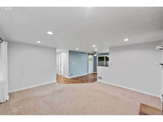 $335,000 | 540 Queens Avenue, Lakeside, OR 97449