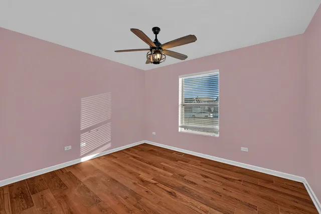 $359,000 | 250 East Short Drive, Coal City, IL 60416