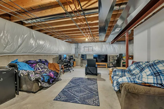 $359,000 | 250 East Short Drive, Coal City, IL 60416