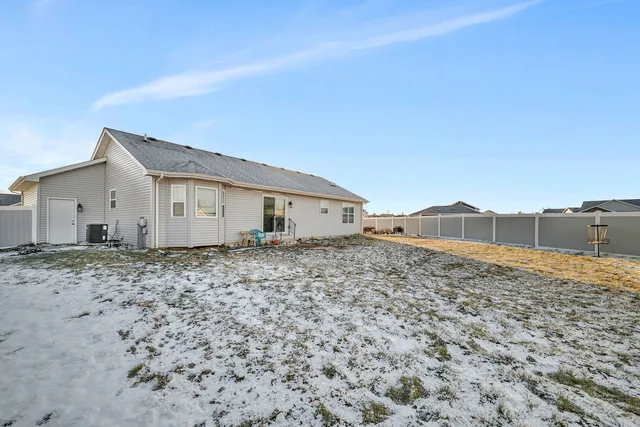 $359,000 | 250 East Short Drive, Coal City, IL 60416