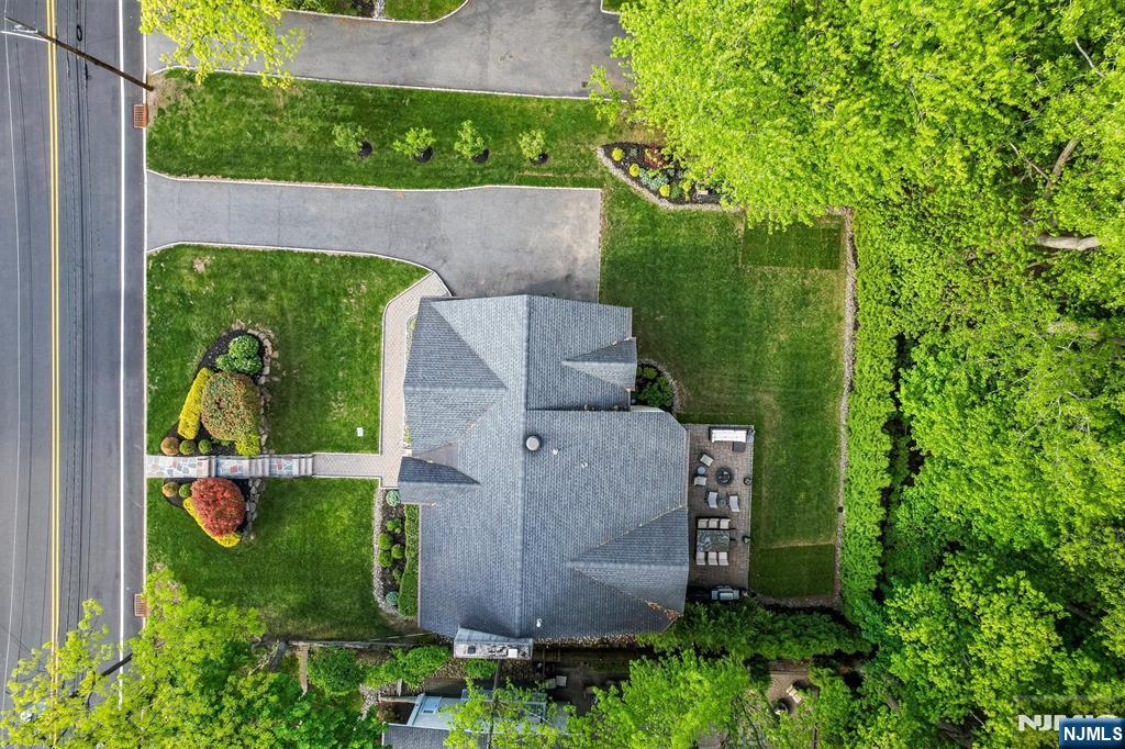 655 Floyd Street Englewood Cliffs, NJ 07632 - Photo 33 of 49