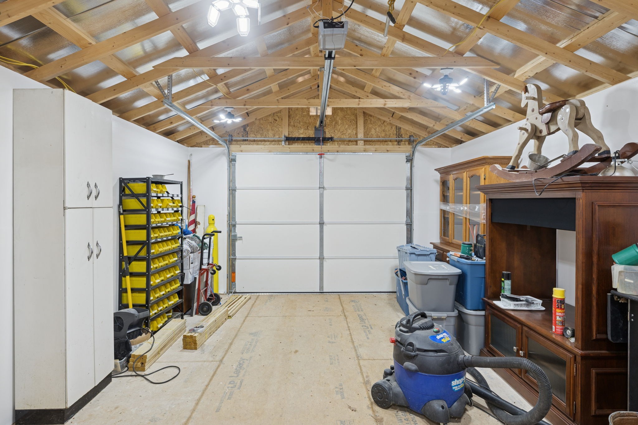 272 Belmar Circle Manchester, TN 37355 - Photo 35 of 56 a view of room with shelves