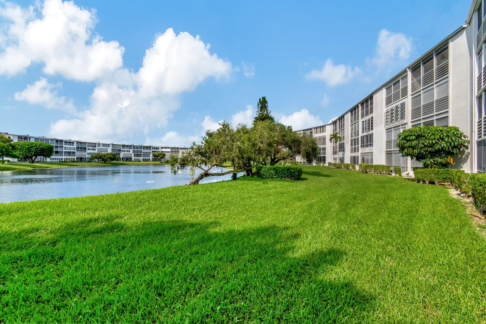1034 Hythe B Boca Raton, FL 33434 - Photo 37 of 70 12-web-or-mls-DSC_8274