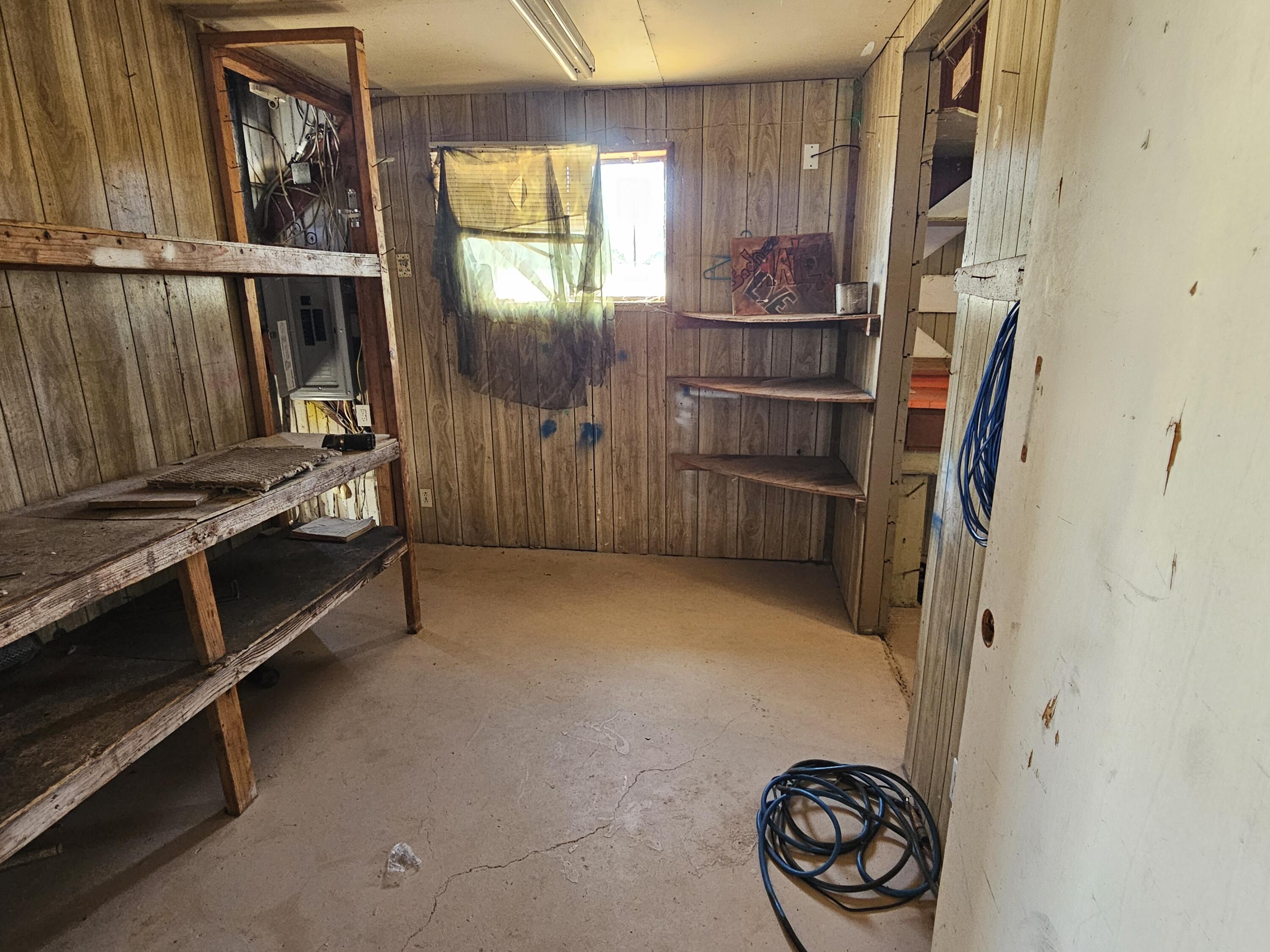 5068 Dodge Road White City, OR 97503 - Photo 11 of 12 Shop