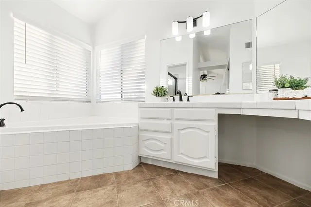 $799,990 | 31049 Corte Arroyo Vista, Temecula, CA 92592