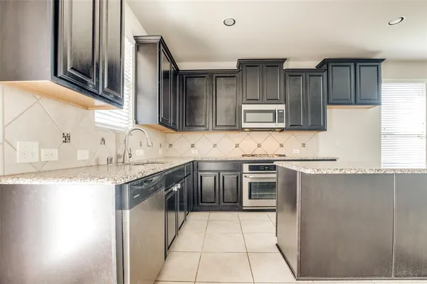 $2,700 | 517 Rocky Pine Road, McKinney, TX 75072