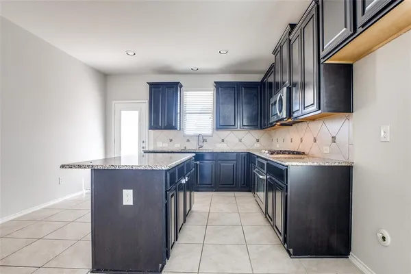 $2,700 | 517 Rocky Pine Road, McKinney, TX 75072