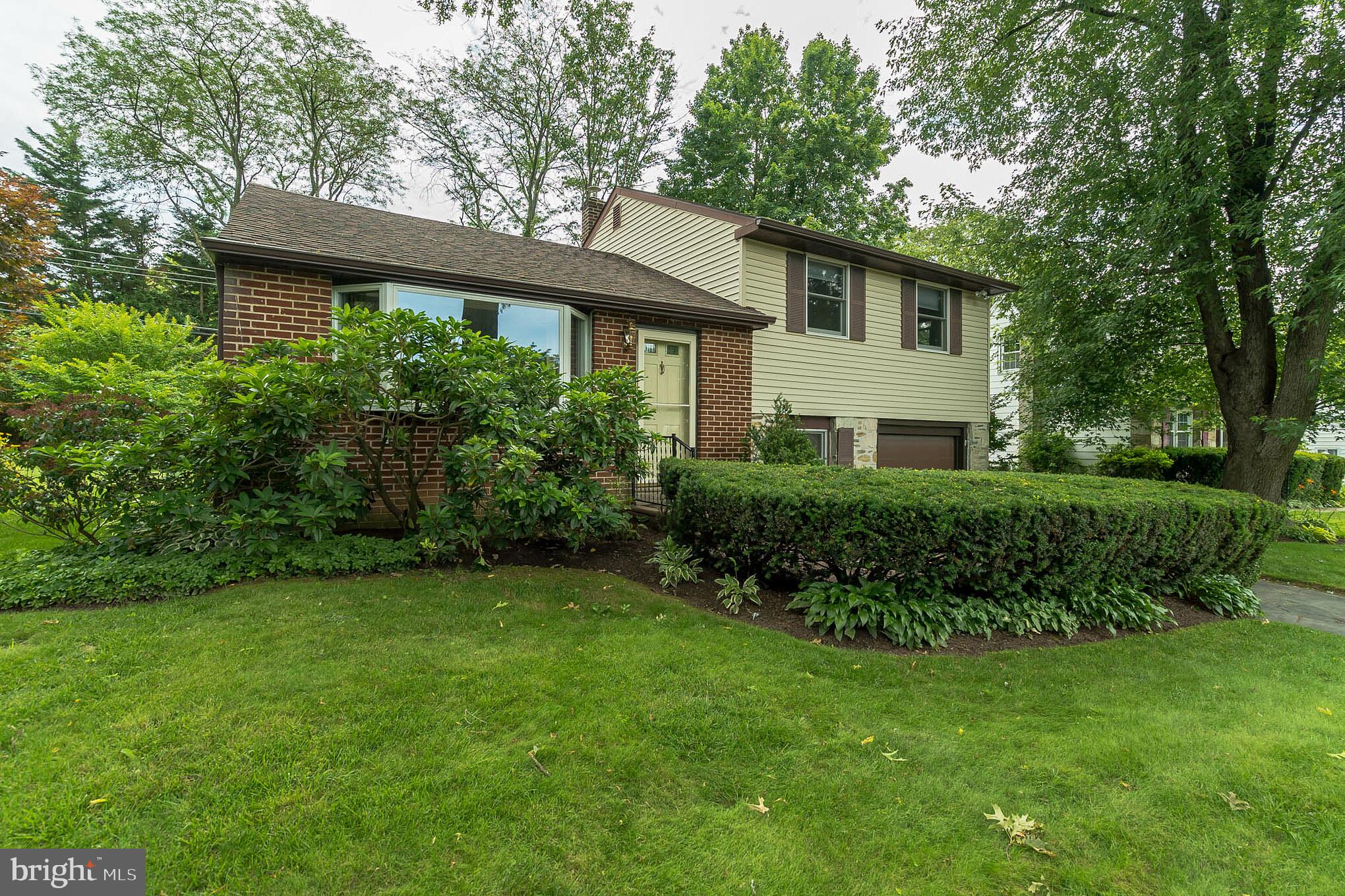3177 Maple Road Huntingdon Valley, PA 19006 - Photo 2 of 27 Exterior front