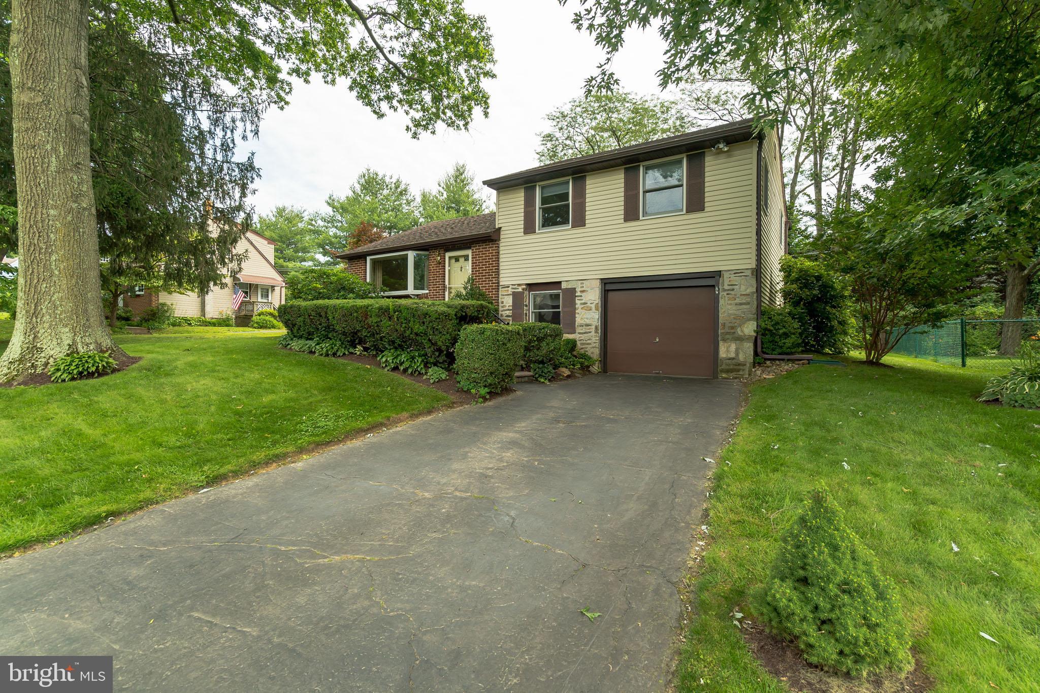 3177 Maple Road Huntingdon Valley, PA 19006 - Photo 3 of 27 Exterior front