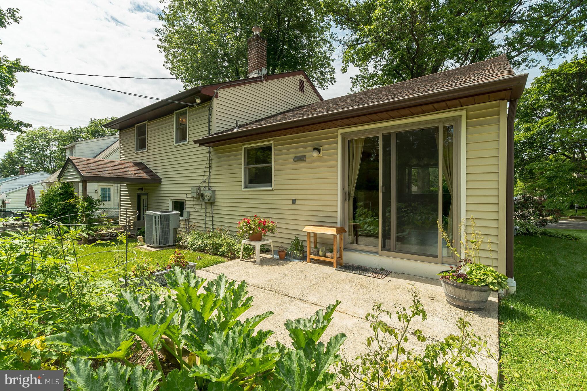 3177 Maple Road Huntingdon Valley, PA 19006 - Photo 23 of 27 Exterior back