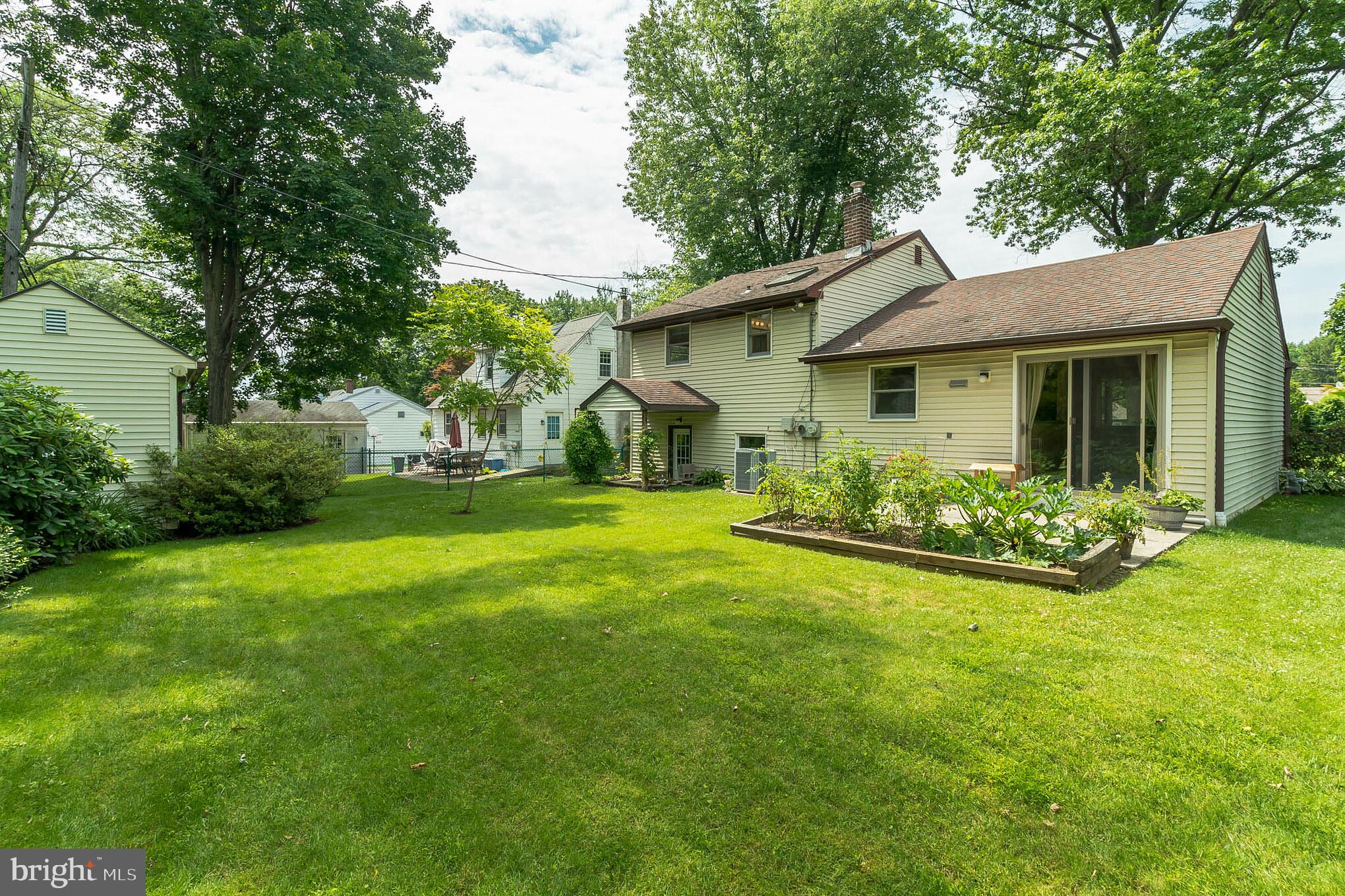 3177 Maple Road Huntingdon Valley, PA 19006 - Photo 25 of 27 Exterior back