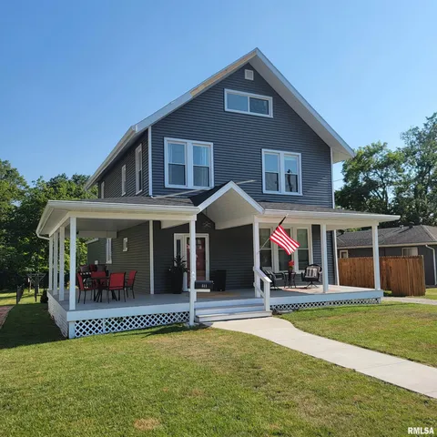 $185,500 | 511 East 2nd S Street, Carlinville, IL 62626