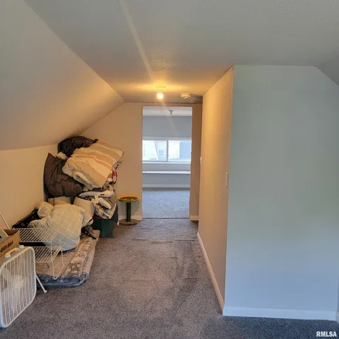 $185,500 | 511 East 2nd S Street, Carlinville, IL 62626