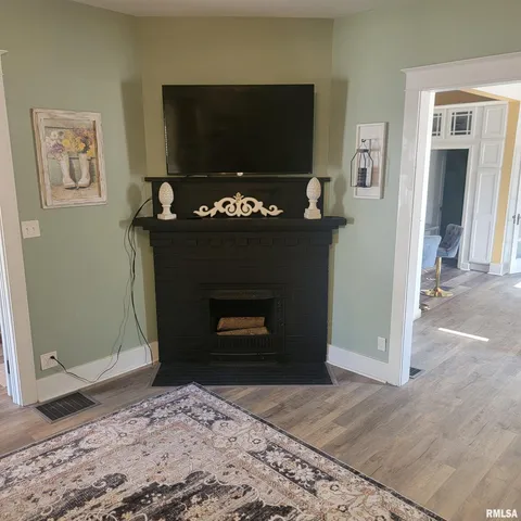 $185,500 | 511 East 2nd S Street, Carlinville, IL 62626