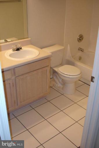 1550 Spring Gate Dr., Unit 8113 McLean, VA 22102 - Photo 17 of 29 Bath #2