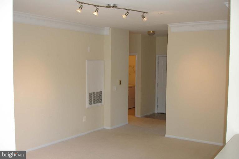 1550 Spring Gate Dr., Unit 8113 McLean, VA 22102 - Photo 4 of 29 Living Room #2