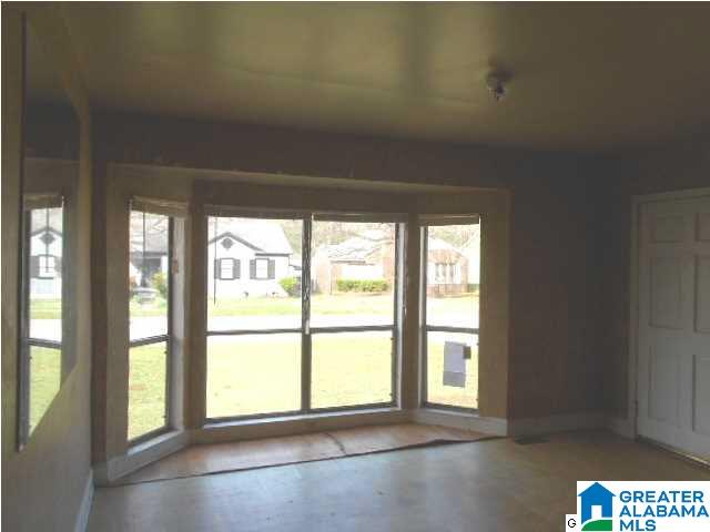 215 South Park Road Southwest Birmingham, AL 35211 - Photo 3 of 17