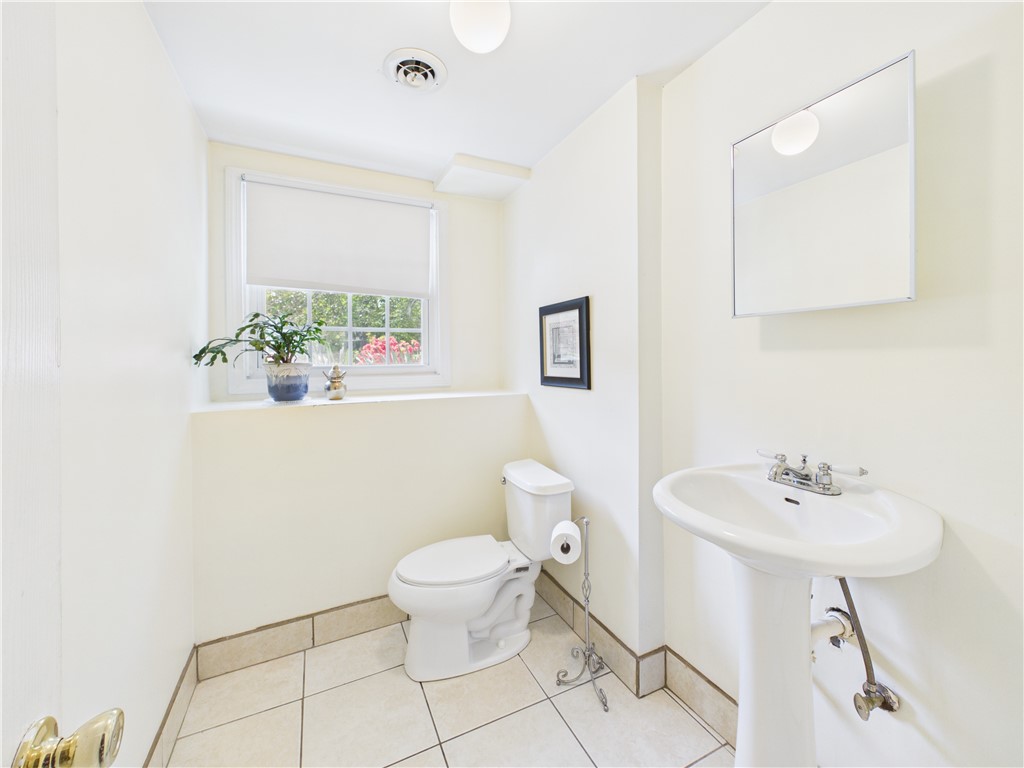 12 Elmonte Drive Coventry, RI 02816 - Photo 23 of 33