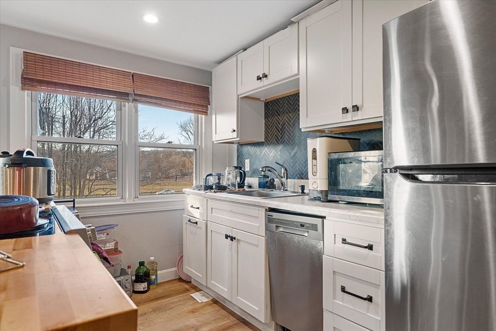 19 Highland Terrace Worcester, MA 01602 - Photo 22 of 42