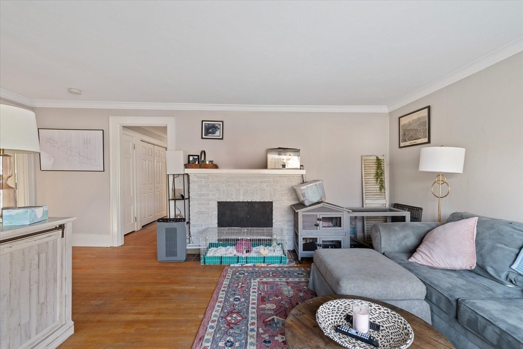 19 Highland Terrace Worcester, MA 01602 - Photo 4 of 42