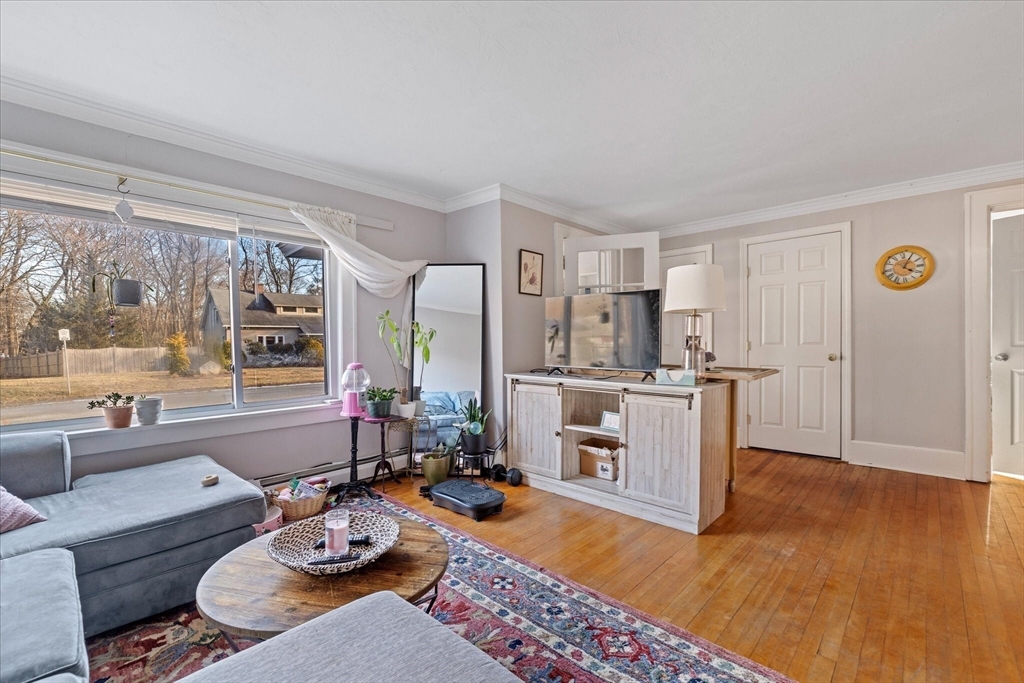 19 Highland Terrace Worcester, MA 01602 - Photo 5 of 42