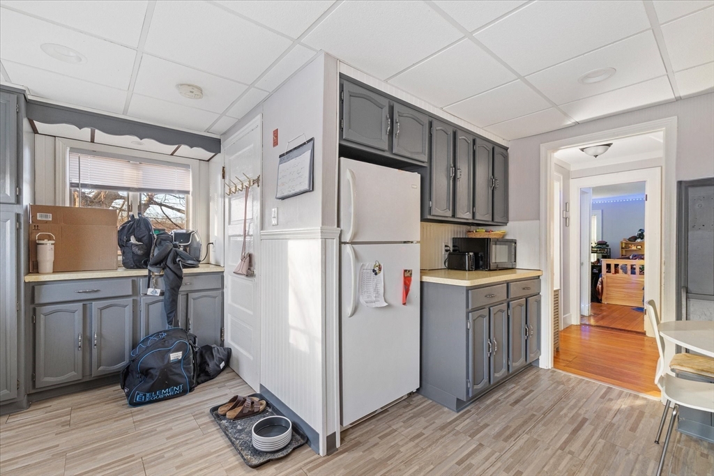 19 Highland Terrace Worcester, MA 01602 - Photo 7 of 42