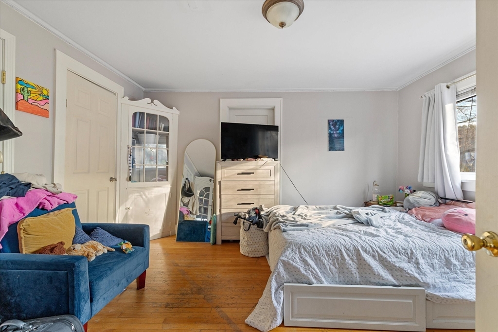 19 Highland Terrace Worcester, MA 01602 - Photo 8 of 42