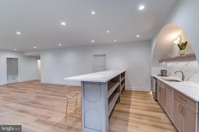 $2,599,888 | 913 Symphony Circle Southwest, Vienna, VA 22180