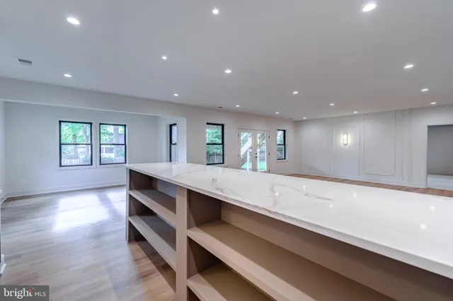 $2,599,888 | 913 Symphony Circle Southwest, Vienna, VA 22180