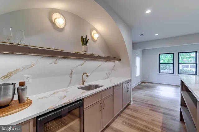 $2,599,888 | 913 Symphony Circle Southwest, Vienna, VA 22180